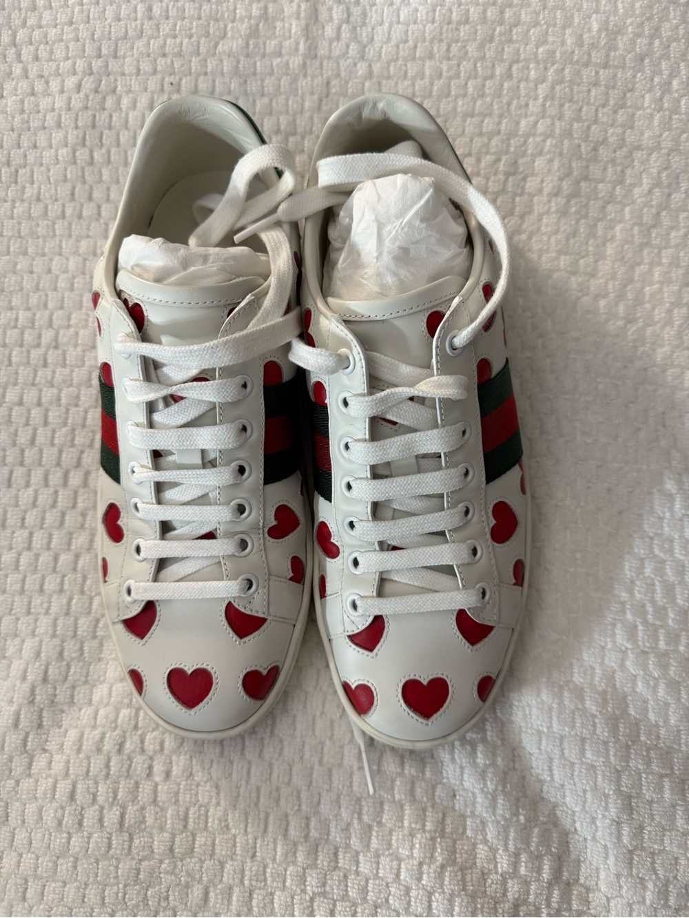 Gucci White Leather Sneakers with Red Hearts and Green-Red Web